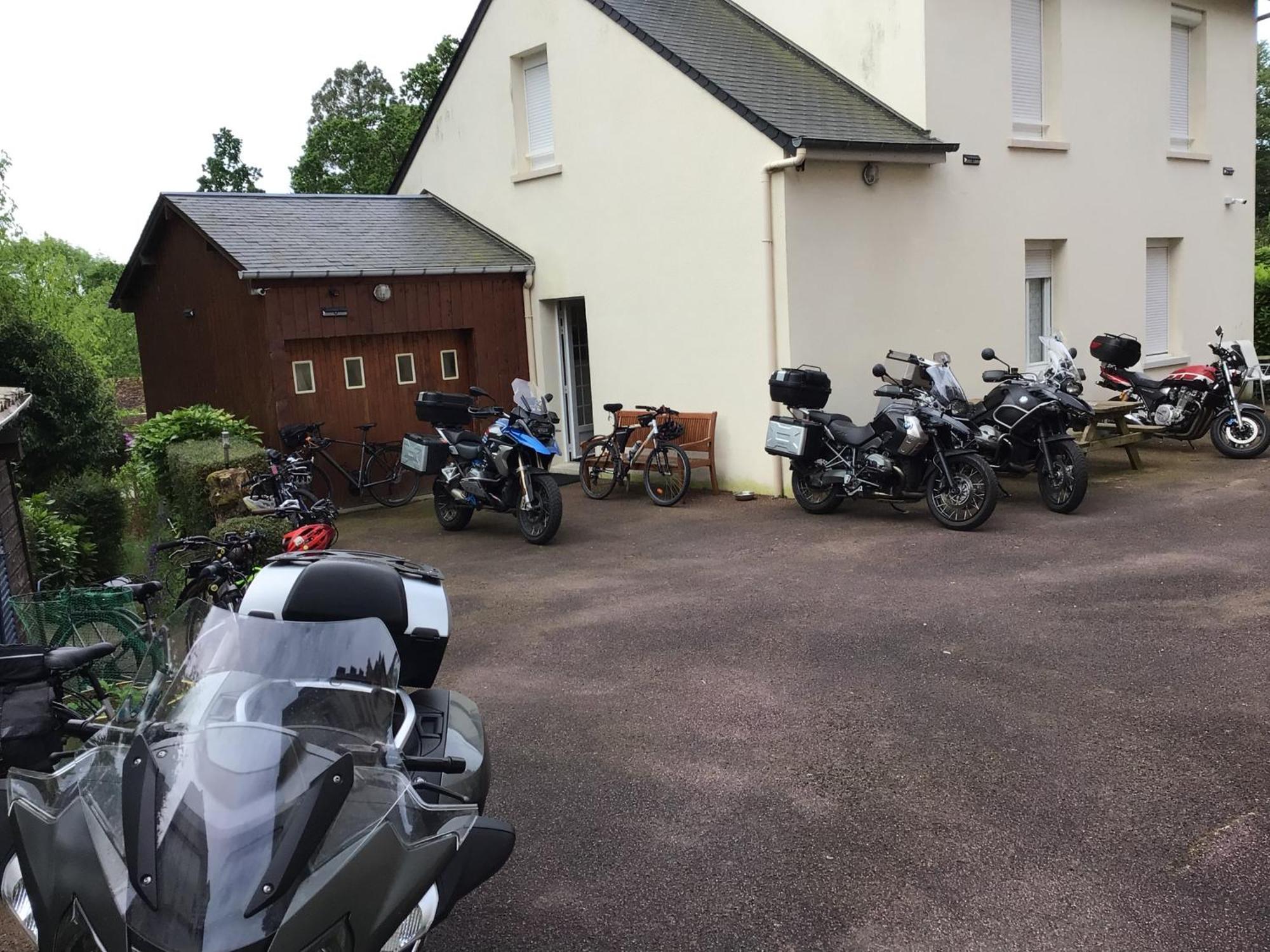 Hotel Bellevue Bagnoles Normandie Bagnoles de l'Orne Normandie エクステリア 写真